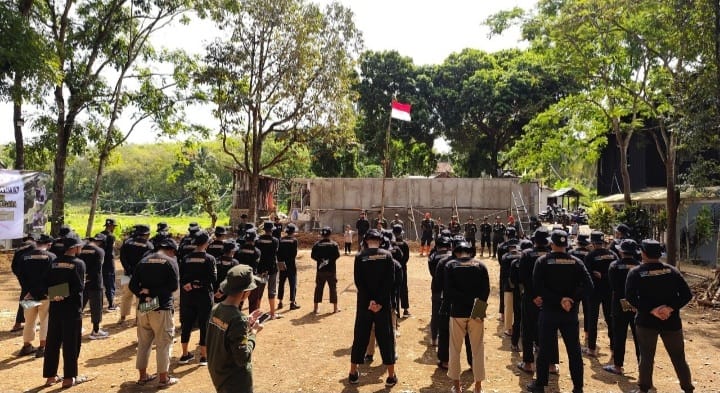 Menempa Disiplin Ala Militer