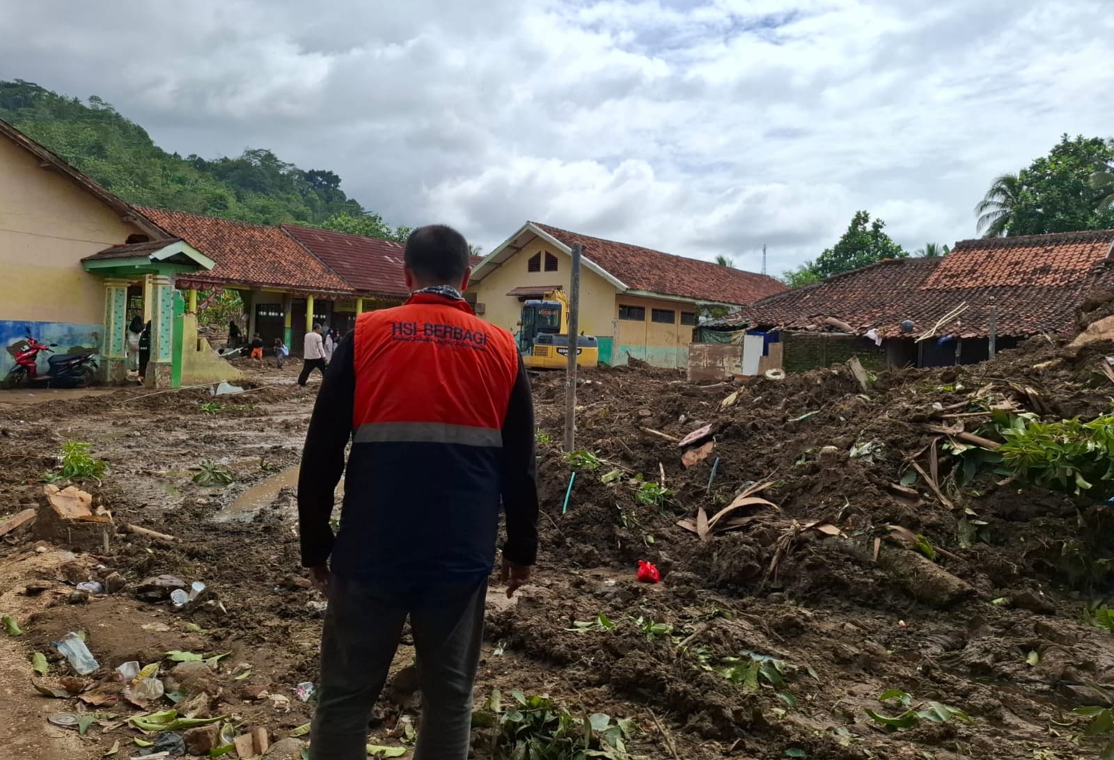 Pasca Banjir Bandang, Desa Cikahuripan Masih Butuh Bantuan